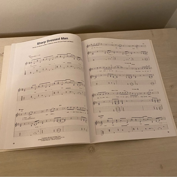 Hal Leonard ZZ Top (#99) & AC/DC (#119) Classics No CD Or Audio Included Good - Picture 6 of 11